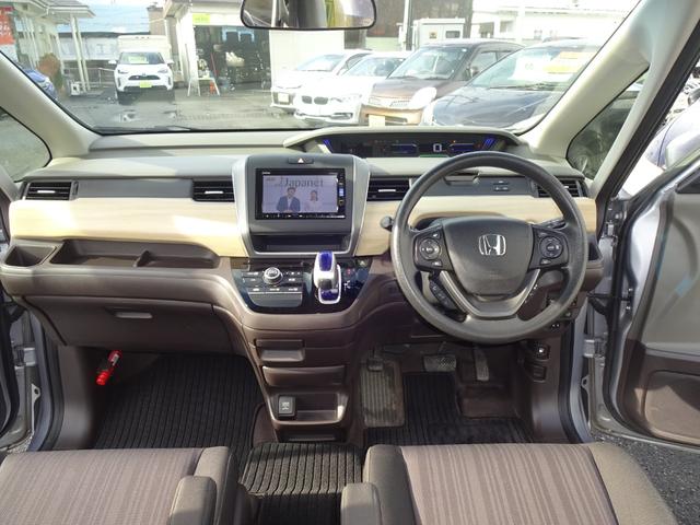 フリードハイブリッド ハイブリッド・Ｇホンダセンシング　Ｇａｔｈｅｒｓナビ／フルセグテレビ／バックモニター／両側電動スライドドア／ホンダセンシング／衝突軽減ブレーキ／横滑り防止／ＬＥＤヘッドライト／アクティブコーナーライト／ハイブリッド車／ＥＴＣ（14枚目）