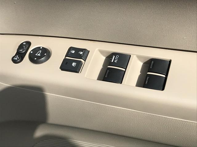 G・Lパッケージ 4WD メモリーナビ パワースライドドア(12枚目)