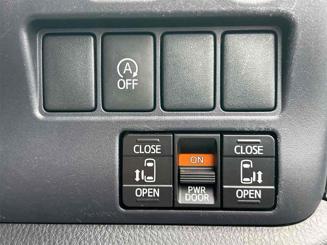 ノア Ｘ　４ＷＤ　ワンオーナー　ドライブレコーダー　ＥＴＣ　バックカメラ　ナビ　ＴＶ　両側電動スライドドア　オートライト　ＬＥＤヘッドランプ　スマートキー　アイドリングストップ　電動格納ミラー　３列シート（9枚目）