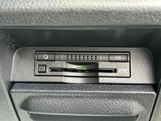 ノア Ｘ　４ＷＤ　ワンオーナー　ドライブレコーダー　ＥＴＣ　バックカメラ　ナビ　ＴＶ　両側電動スライドドア　オートライト　ＬＥＤヘッドランプ　スマートキー　アイドリングストップ　電動格納ミラー　３列シート（10枚目）