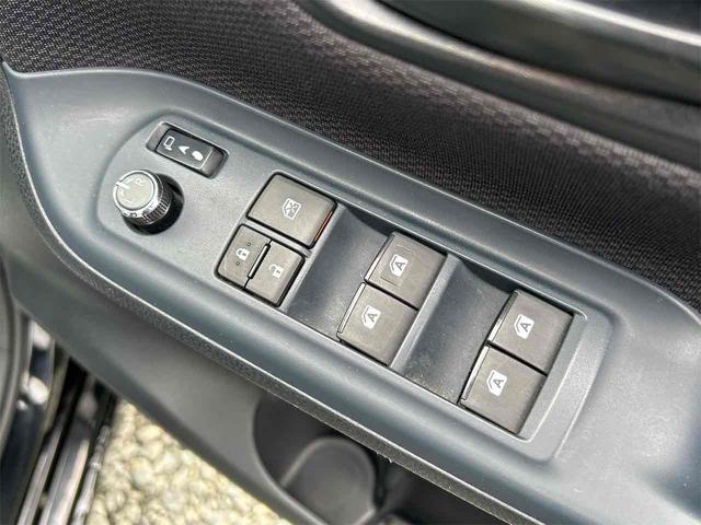 ノア Ｘ　４ＷＤ　ワンオーナー　ドライブレコーダー　ＥＴＣ　バックカメラ　ナビ　ＴＶ　両側電動スライドドア　オートライト　ＬＥＤヘッドランプ　スマートキー　アイドリングストップ　電動格納ミラー　３列シート（11枚目）