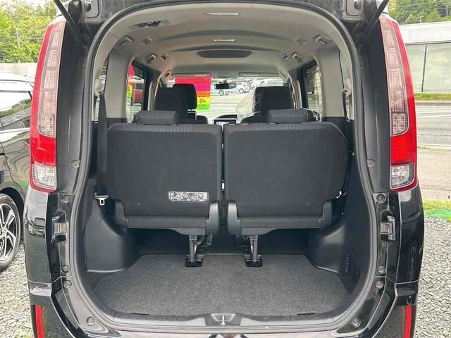 ノア Ｘ　４ＷＤ　ワンオーナー　ドライブレコーダー　ＥＴＣ　バックカメラ　ナビ　ＴＶ　両側電動スライドドア　オートライト　ＬＥＤヘッドランプ　スマートキー　アイドリングストップ　電動格納ミラー　３列シート（19枚目）