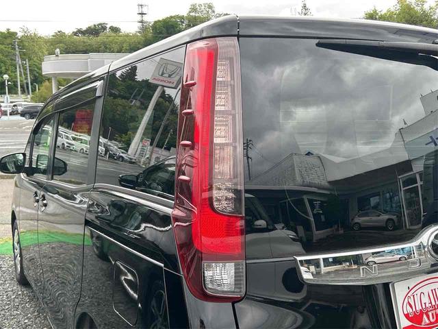 ノア Ｘ　４ＷＤ　ワンオーナー　ドライブレコーダー　ＥＴＣ　バックカメラ　ナビ　ＴＶ　両側電動スライドドア　オートライト　ＬＥＤヘッドランプ　スマートキー　アイドリングストップ　電動格納ミラー　３列シート（26枚目）