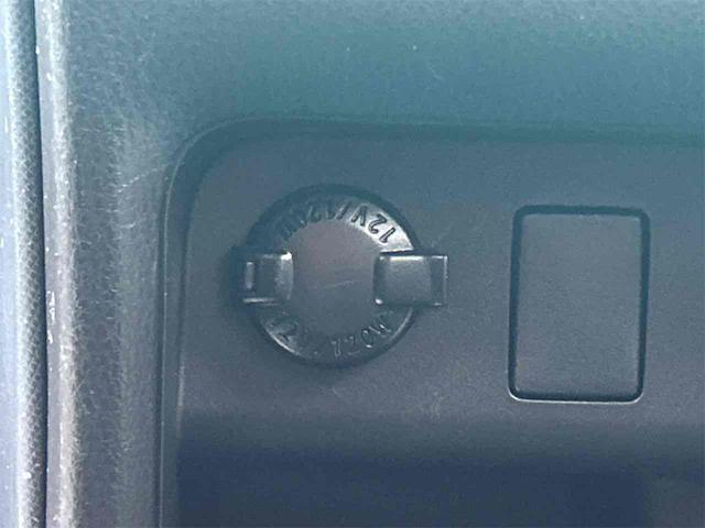 ノア Ｘ　４ＷＤ　ワンオーナー　ドライブレコーダー　ＥＴＣ　バックカメラ　ナビ　ＴＶ　両側電動スライドドア　オートライト　ＬＥＤヘッドランプ　スマートキー　アイドリングストップ　電動格納ミラー　３列シート（35枚目）