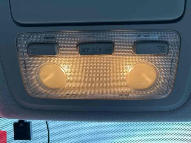ノア Ｘ　４ＷＤ　ワンオーナー　ドライブレコーダー　ＥＴＣ　バックカメラ　ナビ　ＴＶ　両側電動スライドドア　オートライト　ＬＥＤヘッドランプ　スマートキー　アイドリングストップ　電動格納ミラー　３列シート（40枚目）