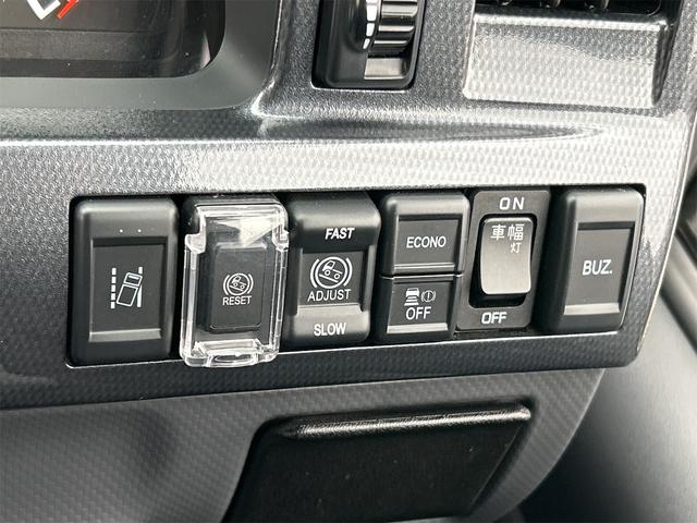 エルフトラック カスタム　４ＷＤ　トラック　５ＭＴ　レーンアシスト　ＥＴＣ　ナビ　バックカメラ　スマートキー　アイドリングストップ　電動格納ミラー　アルミホイール　ＡＢＳ　ＥＳＣ　エアコン　パワーウィンドウ　運転席エアバッグ（9枚目）