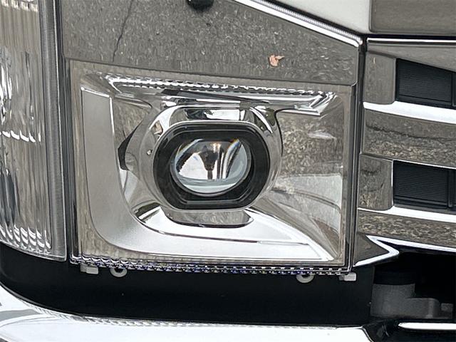 エルフトラック カスタム　４ＷＤ　トラック　５ＭＴ　レーンアシスト　ＥＴＣ　ナビ　バックカメラ　スマートキー　アイドリングストップ　電動格納ミラー　アルミホイール　ＡＢＳ　ＥＳＣ　エアコン　パワーウィンドウ　運転席エアバッグ（14枚目）