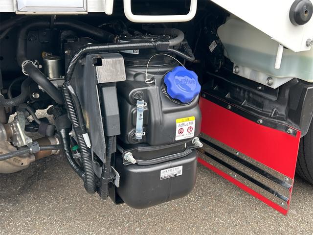 エルフトラック カスタム　４ＷＤ　トラック　５ＭＴ　レーンアシスト　ＥＴＣ　ナビ　バックカメラ　スマートキー　アイドリングストップ　電動格納ミラー　アルミホイール　ＡＢＳ　ＥＳＣ　エアコン　パワーウィンドウ　運転席エアバッグ（29枚目）