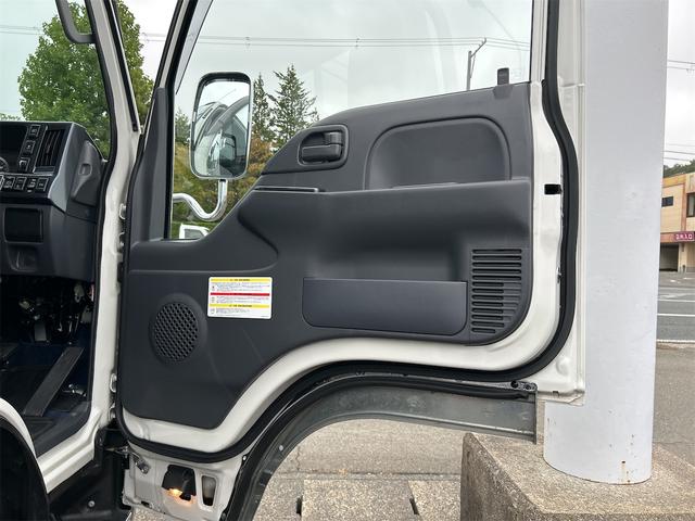エルフトラック カスタム　４ＷＤ　トラック　５ＭＴ　レーンアシスト　ＥＴＣ　ナビ　バックカメラ　スマートキー　アイドリングストップ　電動格納ミラー　アルミホイール　ＡＢＳ　ＥＳＣ　エアコン　パワーウィンドウ　運転席エアバッグ（37枚目）