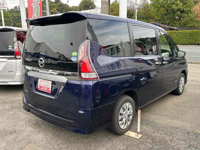 セレナ X VセレクションII 4WD ETC バックカメラ ナビ オートクルーズコントロール 衝突被害軽減システム 両側電動スライドドア オートライト スマートキー アイドリングストップ 電動格納ミラー 3列シート ウォークスルー(14枚目)
