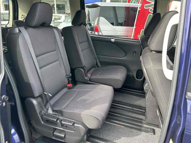 セレナ X VセレクションII 4WD ETC バックカメラ ナビ オートクルーズコントロール 衝突被害軽減システム 両側電動スライドドア オートライト スマートキー アイドリングストップ 電動格納ミラー 3列シート ウォークスルー(40枚目)