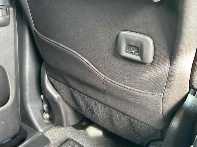 セレナ X VセレクションII 4WD ETC バックカメラ ナビ オートクルーズコントロール 衝突被害軽減システム 両側電動スライドドア オートライト スマートキー アイドリングストップ 電動格納ミラー 3列シート ウォークスルー(43枚目)