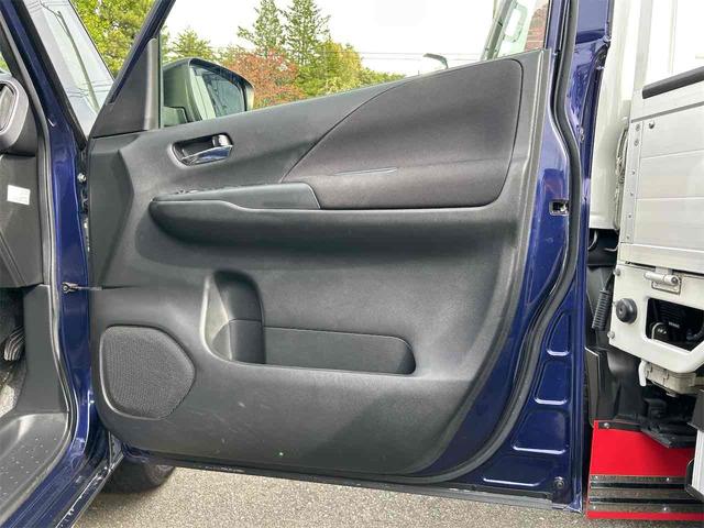 セレナ X VセレクションII 4WD ETC バックカメラ ナビ オートクルーズコントロール 衝突被害軽減システム 両側電動スライドドア オートライト スマートキー アイドリングストップ 電動格納ミラー 3列シート ウォークスルー(45枚目)