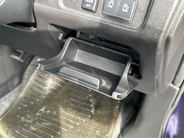 セレナ X VセレクションII 4WD ETC バックカメラ ナビ オートクルーズコントロール 衝突被害軽減システム 両側電動スライドドア オートライト スマートキー アイドリングストップ 電動格納ミラー 3列シート ウォークスルー(47枚目)