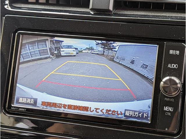 バックカメラは車の軌道もわかるようになっているので簡単にバック駐車できます！