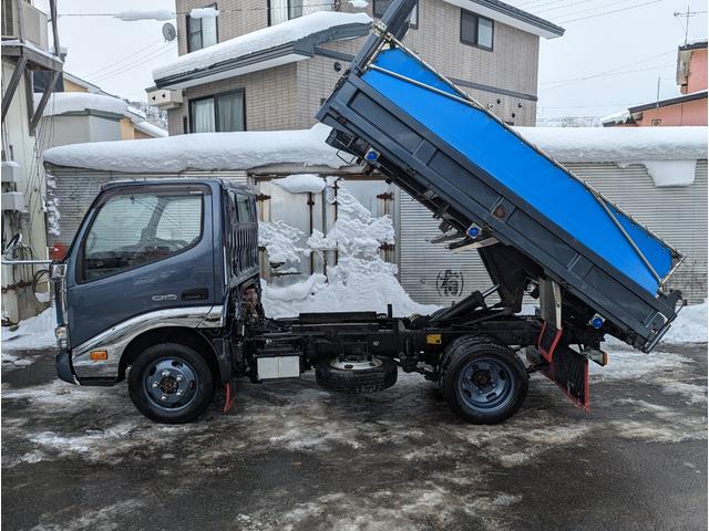 　柱なしダンプ　４ＷＤ　新明和製　最大積載量１，７５０ｋｇ　手動コボレーン付き　三方開　電動格納ミラー　ドアミラーヒーター　ＥＴＣ　電動パーキングブレーキ　車両総重量４，９７５ｋｇ(14枚目)