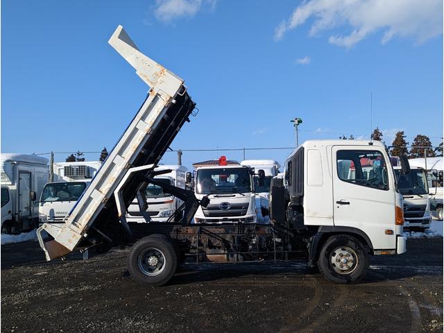 　ダンプ　最大積載量３，３００ｋｇ　４ＷＤ　手動コボレーン付き　ベッド付き　センターデフロック　フォグランプ(7枚目)