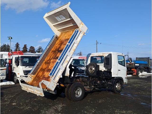 ヒノレンジャー 　ダンプ　最大積載量３，３００ｋｇ　４ＷＤ　手動コボレーン付き　ベッド付き　センターデフロック　フォグランプ（8枚目）