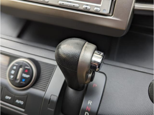 フリードスパイク Ｇ　ジャストセレクション　４ＷＤ　純正７インチメモリーナビ　オートライト　バックカメラ（40枚目）