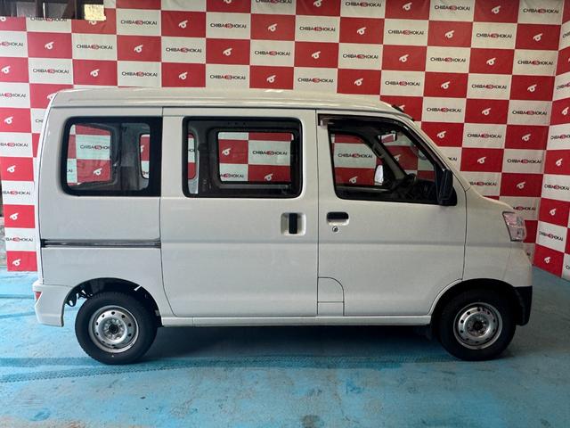 サンバーバン ＶＢ　４ＷＤ　エアコン　パワステ　ラジオ（8枚目）