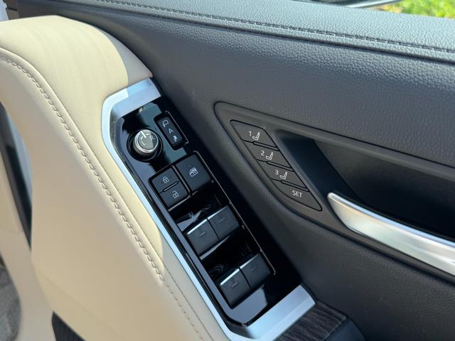 ランドクルーザー 　モデリスタエアロ　サンルーフ　プレミアムサウンドシステム１４スピーカー　リヤシートエンターテインメントシステム　クールボックス　ルーフレール　寒冷地仕様　電動デフロック　トノカバー　ＧＲグリル（16枚目）