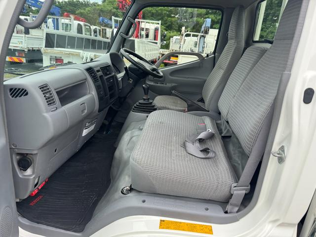 ダイナトラック 　平ボディ　積載１，３５０ｋｇ　５ＭＴ　４ＷＤ　荷台長３１０ｃｍ幅１６０ｃｍ高３８ｃｍ（20枚目）