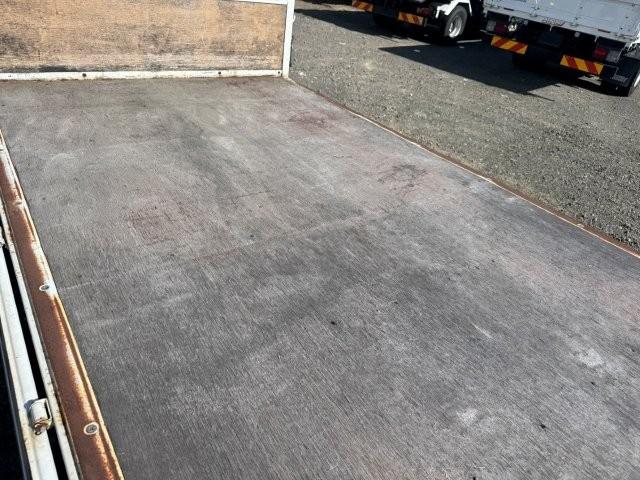 エルフトラック 　平ボディ　積載１，５００ｋｇ　ＡＴ　４ＷＤ（18枚目）