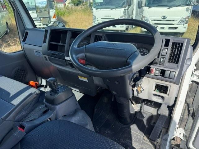 エルフトラック 　平ボディ　積載１，５００ｋｇ　ＡＴ　４ＷＤ（23枚目）