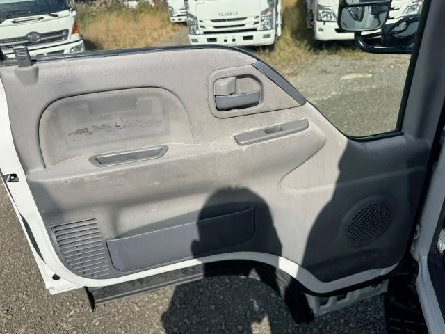 エルフトラック 　平ボディ　積載１，５００ｋｇ　ＡＴ　４ＷＤ（26枚目）