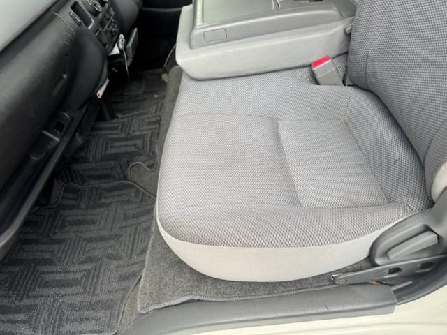 ハイエースバン ウェルキャブ 車椅子仕様 10人乗り 4WD(19枚目)