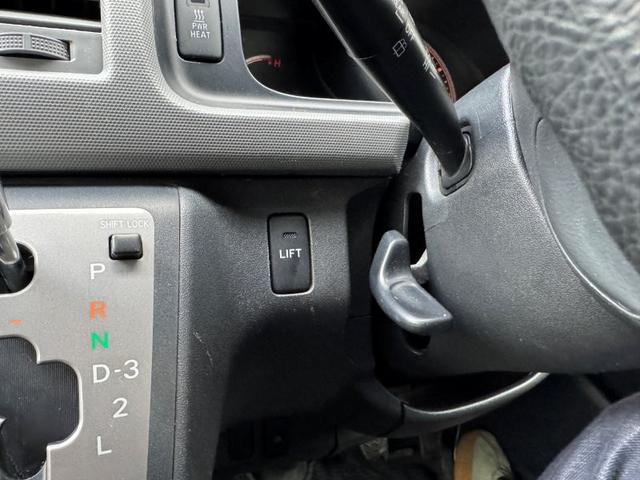 ハイエースバン ウェルキャブ 車椅子仕様 10人乗り 4WD(36枚目)