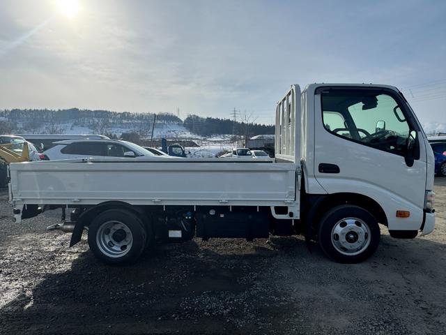 ダイナトラック 4WD 三方開平ボディ 5MT バックカメラ ヘッドライトウォッシャー クリアランスソナー 積載1,400kg 車両総重量3,635kg(6枚目)