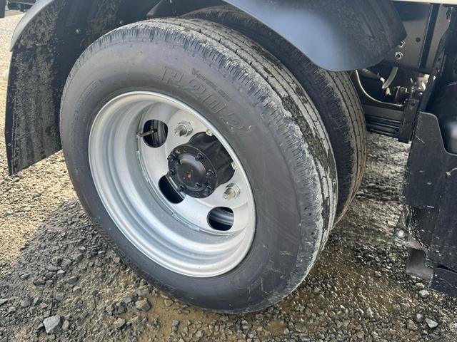 ダイナトラック 4WD 三方開平ボディ 5MT バックカメラ ヘッドライトウォッシャー クリアランスソナー 積載1,400kg 車両総重量3,635kg(10枚目)