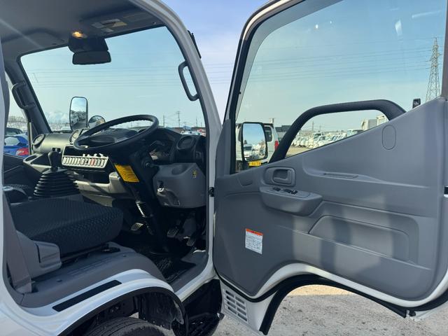 ダイナトラック 4WD 三方開平ボディ 5MT バックカメラ ヘッドライトウォッシャー クリアランスソナー 積載1,400kg 車両総重量3,635kg(11枚目)