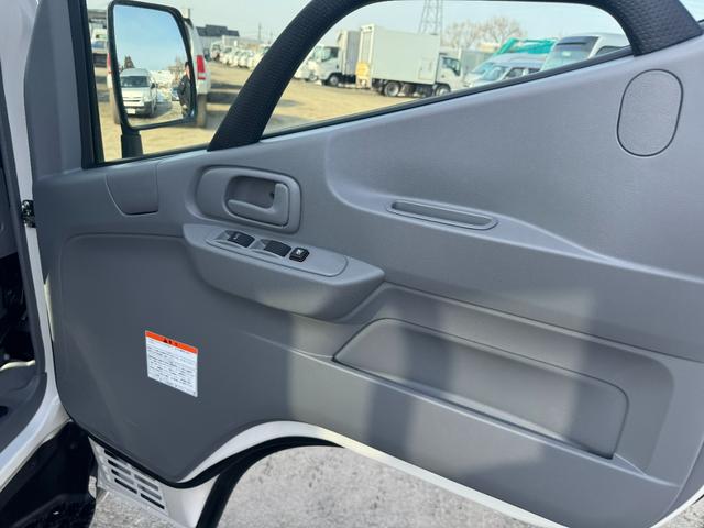 ダイナトラック 4WD 三方開平ボディ 5MT バックカメラ ヘッドライトウォッシャー クリアランスソナー 積載1,400kg 車両総重量3,635kg(12枚目)