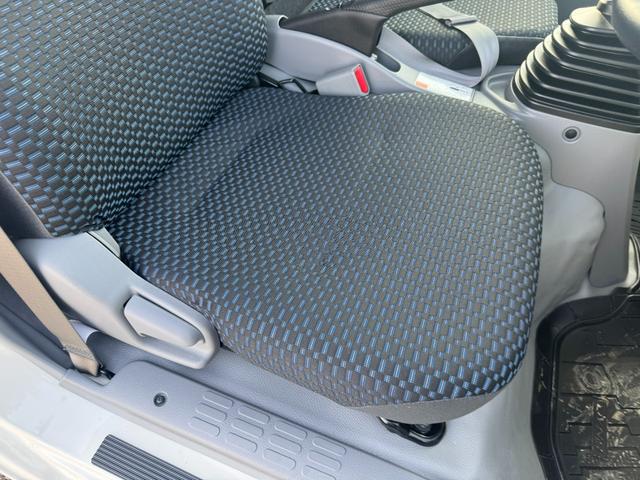 ダイナトラック 4WD 三方開平ボディ 5MT バックカメラ ヘッドライトウォッシャー クリアランスソナー 積載1,400kg 車両総重量3,635kg(15枚目)