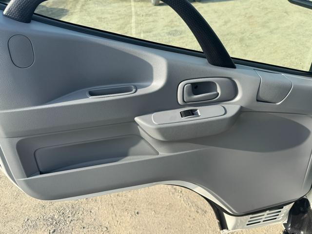 ダイナトラック 4WD 三方開平ボディ 5MT バックカメラ ヘッドライトウォッシャー クリアランスソナー 積載1,400kg 車両総重量3,635kg(16枚目)