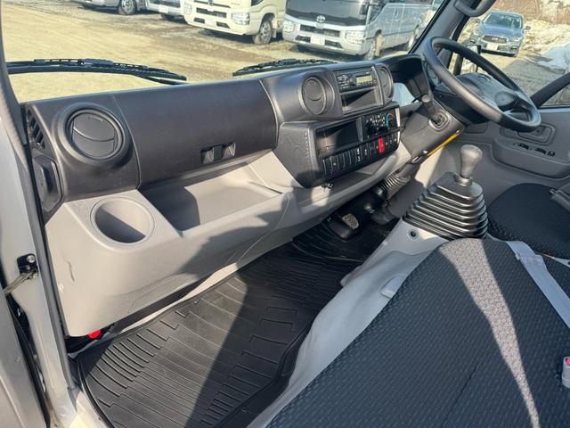 ダイナトラック 4WD 三方開平ボディ 5MT バックカメラ ヘッドライトウォッシャー クリアランスソナー 積載1,400kg 車両総重量3,635kg(18枚目)