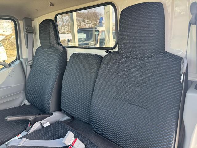 ダイナトラック 4WD 三方開平ボディ 5MT バックカメラ ヘッドライトウォッシャー クリアランスソナー 積載1,400kg 車両総重量3,635kg(19枚目)