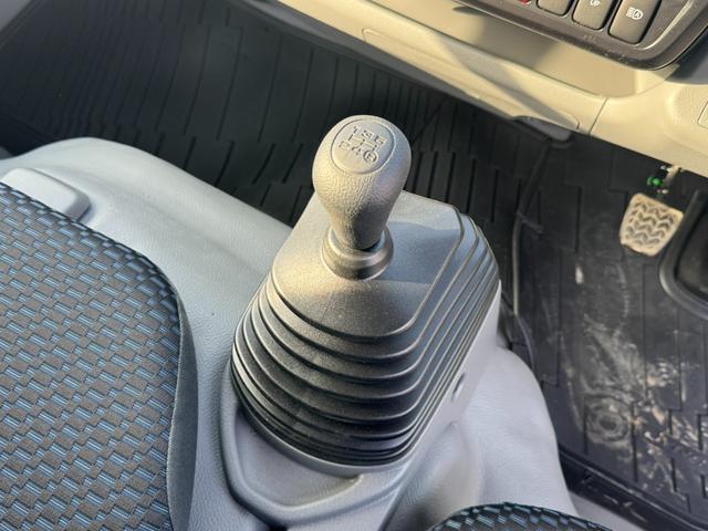 ダイナトラック 4WD 三方開平ボディ 5MT バックカメラ ヘッドライトウォッシャー クリアランスソナー 積載1,400kg 車両総重量3,635kg(25枚目)