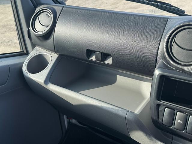 ダイナトラック 4WD 三方開平ボディ 5MT バックカメラ ヘッドライトウォッシャー クリアランスソナー 積載1,400kg 車両総重量3,635kg(26枚目)