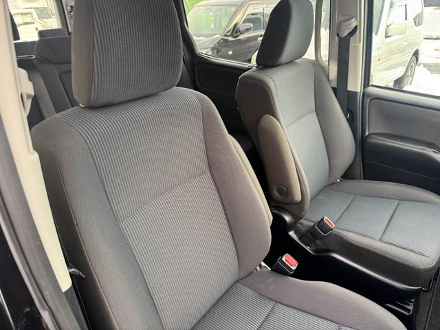 ノア Ｘ　４ＷＤ　７インチナビ　バックカメラ　ドライブレコーダー　ＥＴＣ　両側電動スライドドア　衝突被害軽減ブレーキ　Ｂｌｕｅｔｏｏｔｈオーディオ（14枚目）