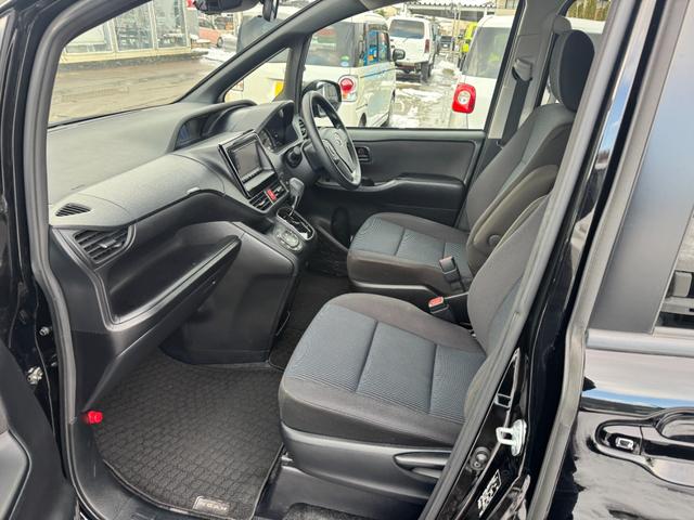 ノア Ｘ　４ＷＤ　７インチナビ　バックカメラ　ドライブレコーダー　ＥＴＣ　両側電動スライドドア　衝突被害軽減ブレーキ　Ｂｌｕｅｔｏｏｔｈオーディオ（18枚目）
