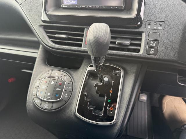 ノア Ｘ　４ＷＤ　７インチナビ　バックカメラ　ドライブレコーダー　ＥＴＣ　両側電動スライドドア　衝突被害軽減ブレーキ　Ｂｌｕｅｔｏｏｔｈオーディオ（50枚目）