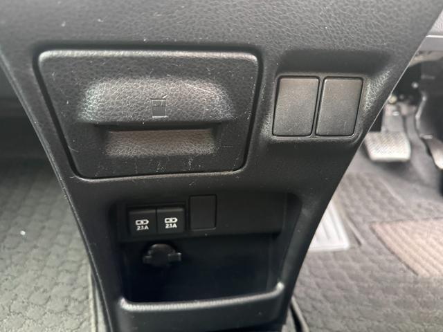 ノア Ｘ　４ＷＤ　７インチナビ　バックカメラ　ドライブレコーダー　ＥＴＣ　両側電動スライドドア　衝突被害軽減ブレーキ　Ｂｌｕｅｔｏｏｔｈオーディオ（51枚目）