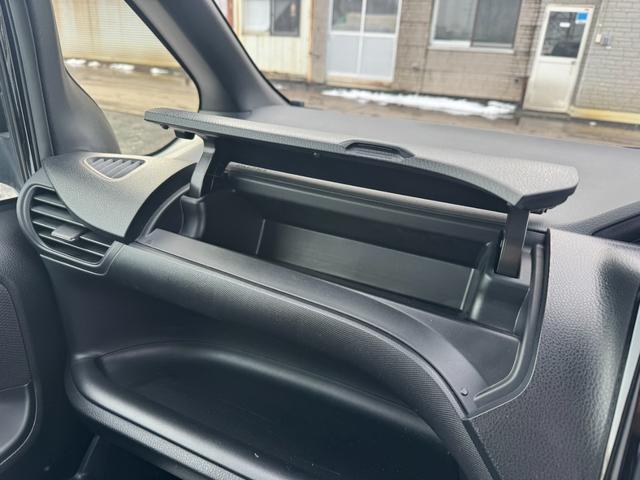 ノア Ｘ　４ＷＤ　７インチナビ　バックカメラ　ドライブレコーダー　ＥＴＣ　両側電動スライドドア　衝突被害軽減ブレーキ　Ｂｌｕｅｔｏｏｔｈオーディオ（52枚目）