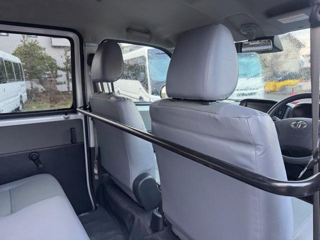 タウンエースバン GL 4WD 登録済み未使用車(11枚目)