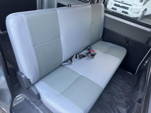 タウンエースバン GL 4WD 登録済み未使用車(12枚目)