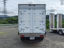 エルフトラック 　２ｔ　二室式冷蔵冷凍車　±３０℃　スタンバイ付き　サイドドア　ＡＴ　４ＷＤ　バックモニター（5枚目）