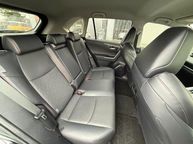RAV4 アドベンチャー オフロードパッケージII 4WD 純正メモリーナビ バックカメラ セーフティセンス レーダークルーズ ステアリングヒーター 合皮シート パワーシート シートベンチレーション クリアランスソナー レーンキープ オートハイビーム(10枚目)